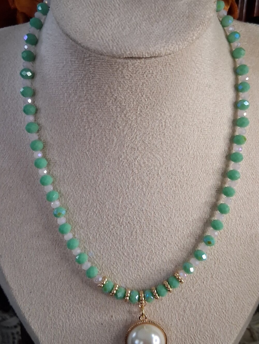 Green Beaded Pearl Pendant Necklace - Women Jewelry